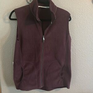 Women’s Woolrich maroon fleece vest NWOT